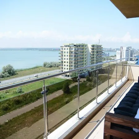 Summerland Paradise Apartment Mamaia